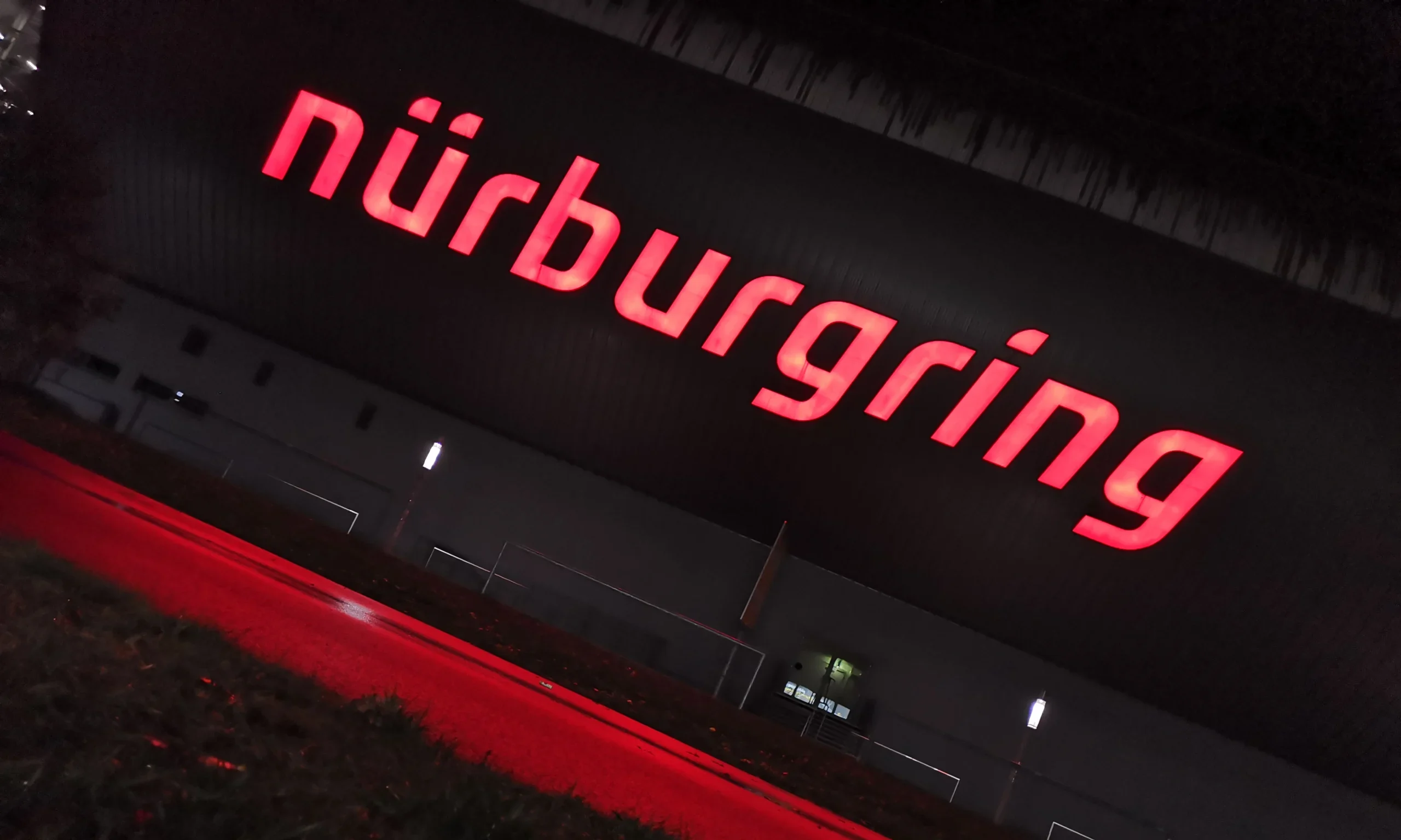 cartel nurburgring noche