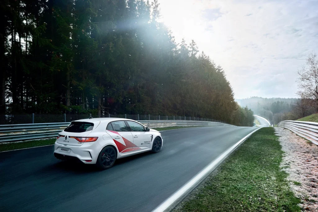 record nurburgring traccion delantera renault megane rs 275 trophy r